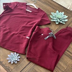 Figs Burgundy Scrub Set